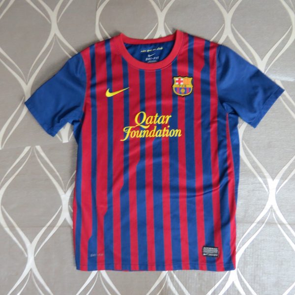 Barcelona 2011-12 LFP home shirt Nike soccer jersey size Boys L 152-158 (1)