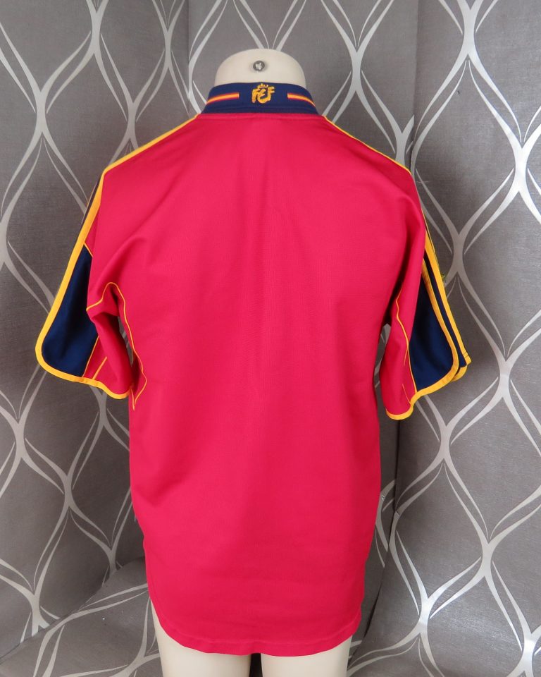 Spain 2000-02 home shirt adidas soccer jersey size M (Euro 2000) 8 signatures (5)