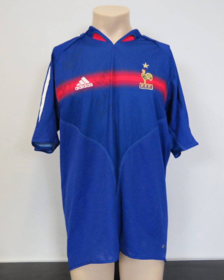 Vintage France 2004-06 home shirt adidas size L Euro 2004 4 signatures Zidane Barthez (1)