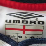 England 2001 2002 2003 home shirt Umbro soccer jersey size L squad signed (1)