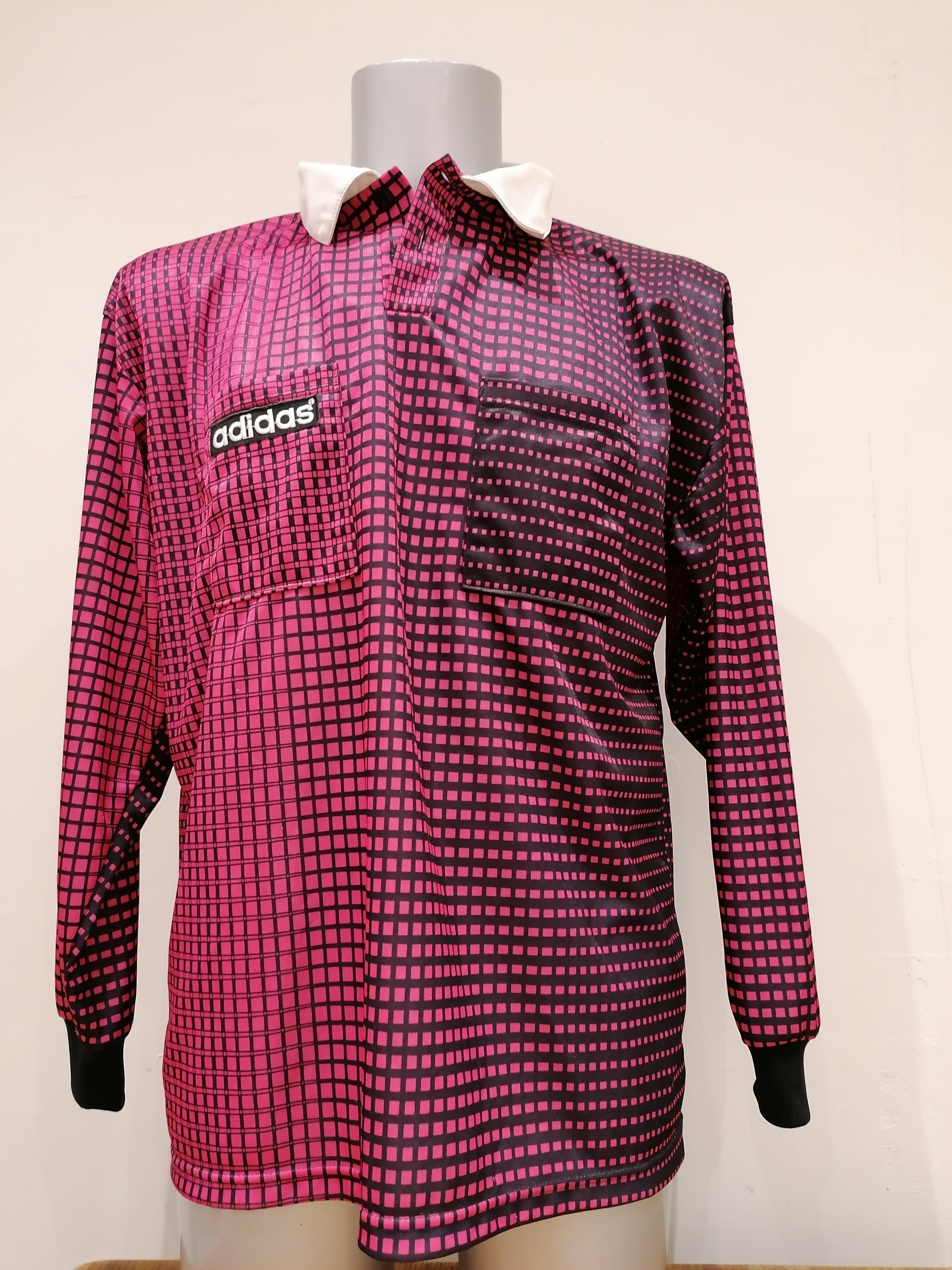 pink referee shirt