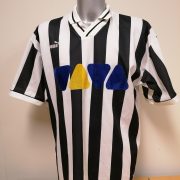 Vintage PUMA 1990ies black white striped #10 football shirt size XL (1)