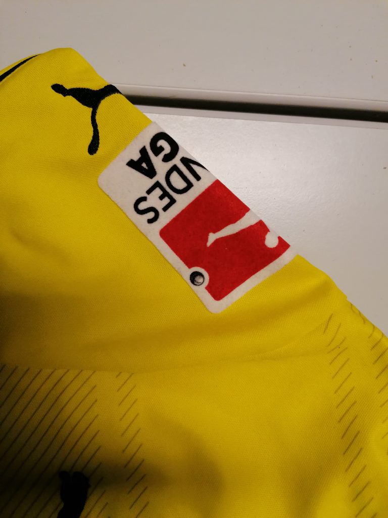 Borussia Dortmund 2013-14 BL Ladies home shirt Puma Lewandowski 9 size UK 8 D34 F36 S (3)