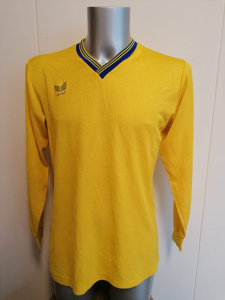 Vintage Erima 1970ies yellow football shirt #7 size L made in west germany (1)