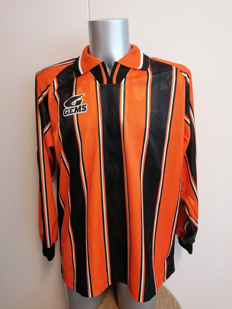 Vintage GEMS 1990ies ls orange retro football shirt size XL (1)