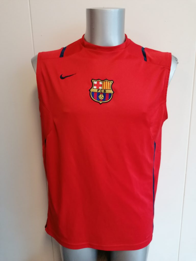 Vintage Barcelona red Nike sleeveless training shirt vest size L (1)