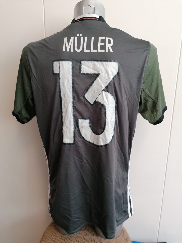Germany 201516 reversible away shirt Muller 13 size M adidas (1)