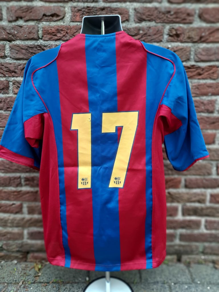 Vintage Barcelona 2004 2005 home shirt Nike no. 17 football top size L (1)