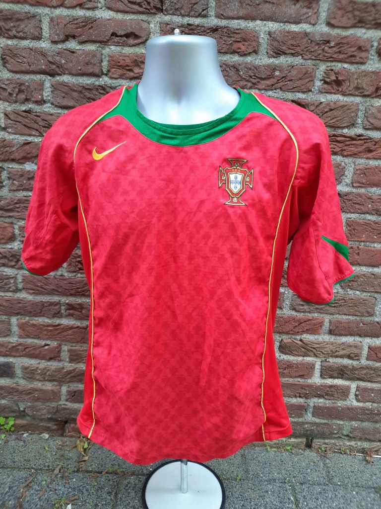 Vintage Portugal EURO 2004 2005 2006 home shirt NIKE size S (1)