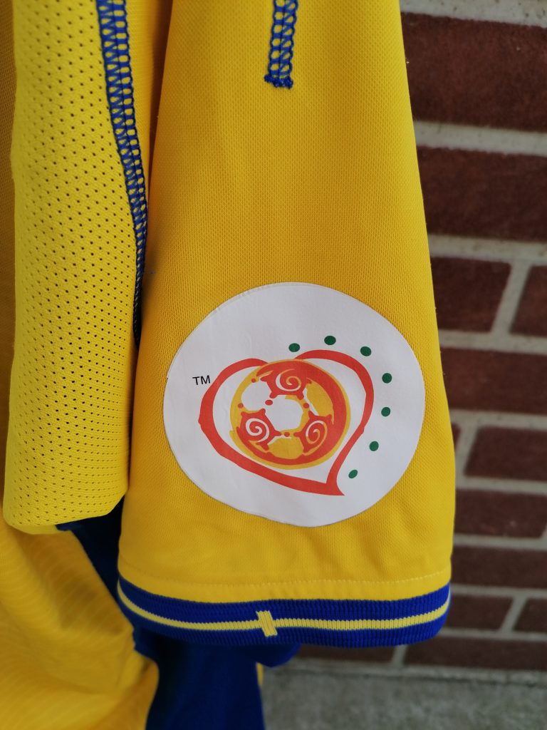 Vintage Sweden EURO2004 home shirt Ibrahimovic 10 Umbro size XL (7)