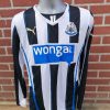 Newcastle United 2013 2014 home shirt Puma ls football top size S (1)