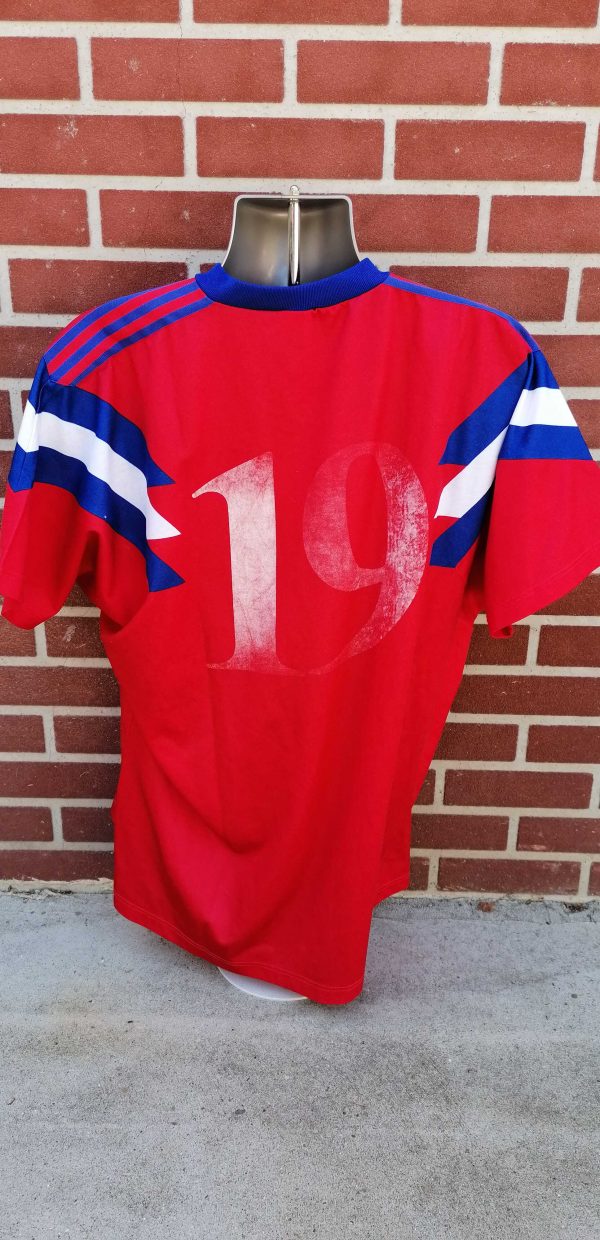 Vintage Adidas 1980s red white shirt football top size XL #19 Queen (2)