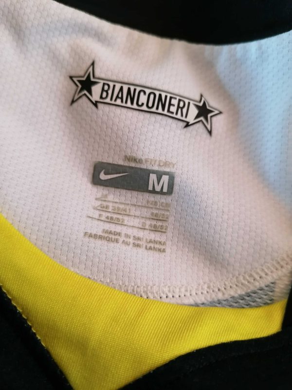 Juventus 2008-09 home shirt Nike football top size M (2)