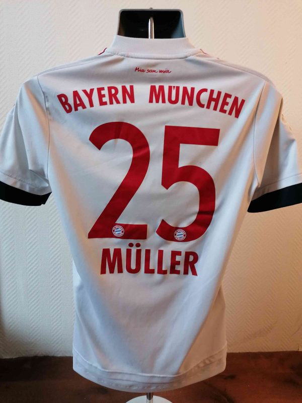 Vintage Bayern Munchen 2015-16 away shirt adidas Muller 25 size S (6)